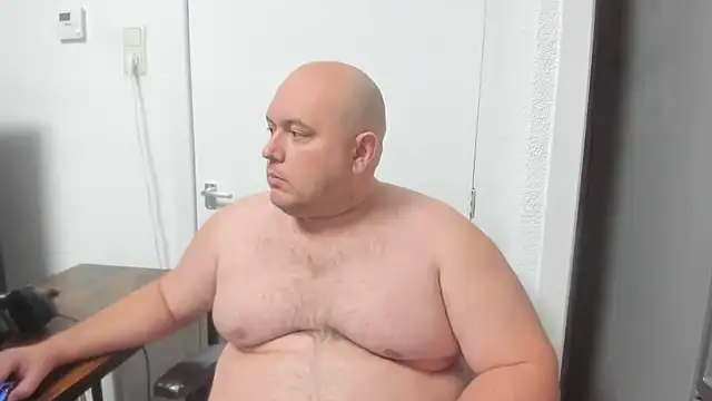 Snapshot of BigromeoXX chatting on 26, 12, 2024 BigromeoXX online show from 26, 12, 2024