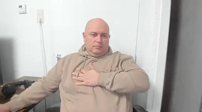 Snapshot of BigromeoXX chatting on 14, 2, 2025 BigromeoXX online show from 14, 2, 2025