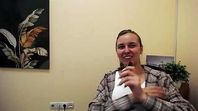 Snapshot of _Nicole_new chatting on 12, 9, 2025  Nicole new online show from 12, 9, 2025