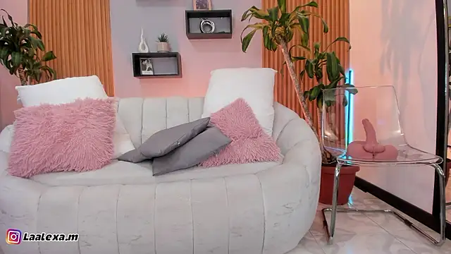 Snapshot of Aixaa_charles chatting on 7, 2, 2026 Aixaa charles online show from 7, 2, 2026