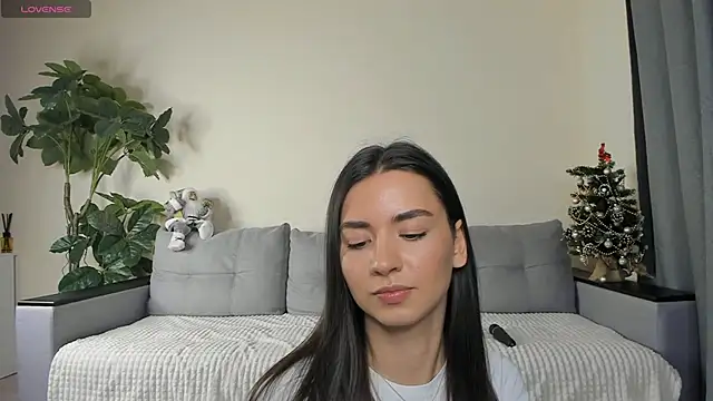 Snapshot of NicoleLuv chatting on 6, 1, 2025 NicoleLuv online show from 6, 1, 2025