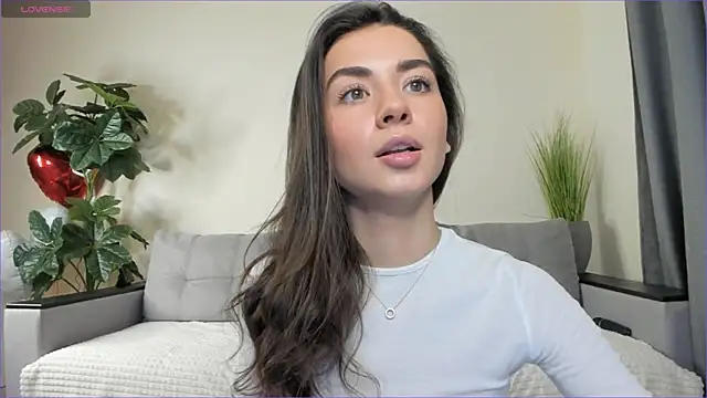 Snapshot of NicoleLuv chatting on 5, 3, 2025 NicoleLuv online show from 5, 3, 2025