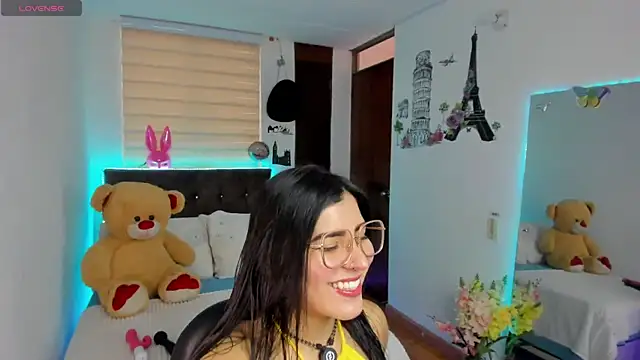 Snapshot of Luxxur69 chatting on 4, 5, 2026 Luxxur69 online show from 4, 5, 2026