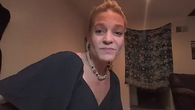 Snapshot of AddieAssets chatting on 5, 12, 2024 AddieAssets online show from 5, 12, 2024