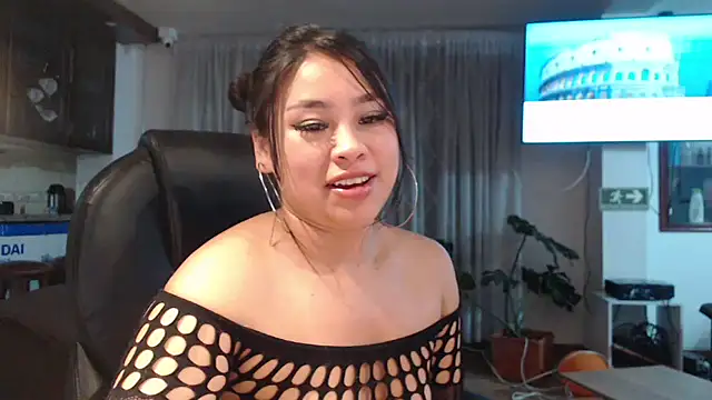 Snapshot of hinataleecs chatting on 22, 2, 2025 hinataleecs online show from 22, 2, 2025