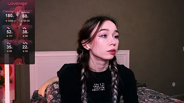 Snapshot of Kimiko__ chatting on 18, 10, 2025 Kimiko   online show from 18, 10, 2025