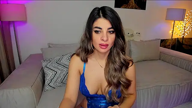 Snapshot of Queenofyouredreams chatting on 11, 2, 2025 Queenofyouredreams online show from 11, 2, 2025