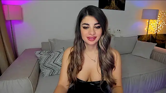 Snapshot of Queenofyouredreams chatting on 6, 3, 2025 Queenofyouredreams online show from 6, 3, 2025