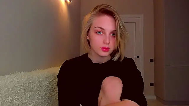 pretty girlnextdoor online show from 18, 3, 2025