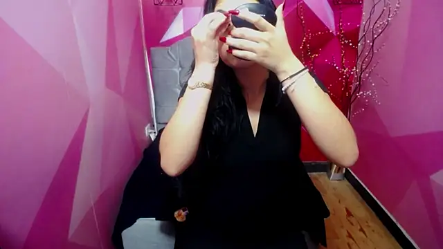 EMMA COLINSS online show from 16, 12, 2024