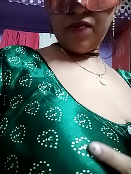 Snapshot of jiyahot1432 chatting on 2, 2, 2025 jiyahot1432 online show from 2, 2, 2025