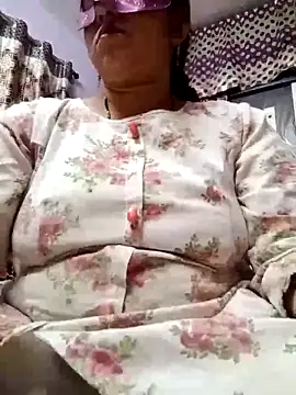 Snapshot of jiyahot1432 chatting on 15, 2, 2025 jiyahot1432 online show from 15, 2, 2025