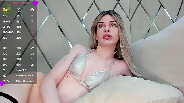 Snapshot of GiselleParton chatting on 17, 12, 2024 GiselleParton online show from 17, 12, 2024