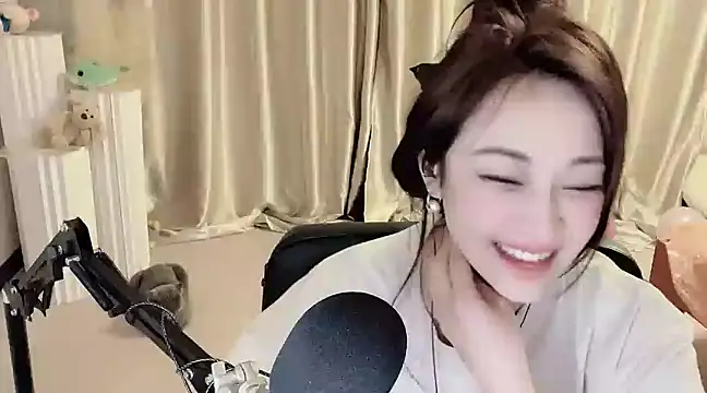 Daisy-77 online show from 13, 1, 2025