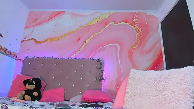 Daisy  rose online show from 4, 2, 2025