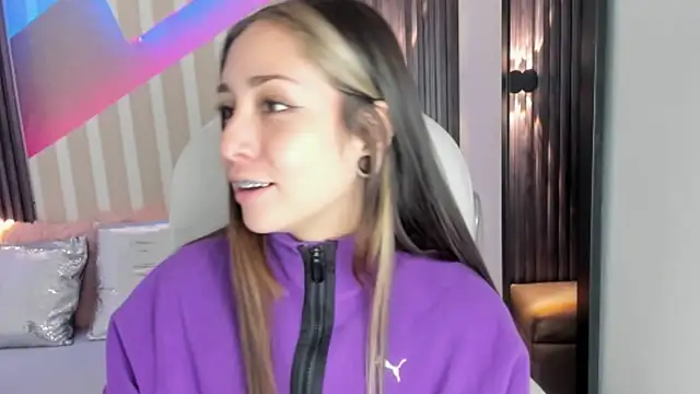 emily layton online show from 14, 10, 2025