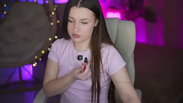 OneLaya online show from 7, 4, 2026