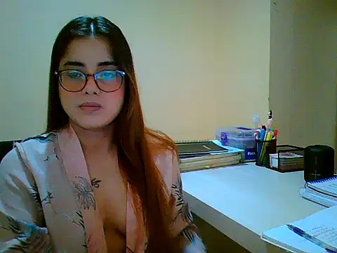 Snapshot of maliamiller chatting on 17, 9, 2025 maliamiller online show from 17, 9, 2025