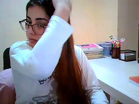 Snapshot of maliamiller chatting on 2, 10, 2025 maliamiller online show from 2, 10, 2025