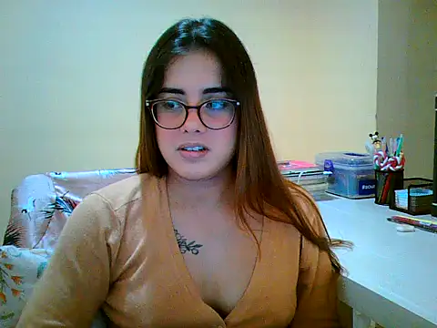 Snapshot of maliamiller chatting on 31, 10, 2025 maliamiller online show from 31, 10, 2025