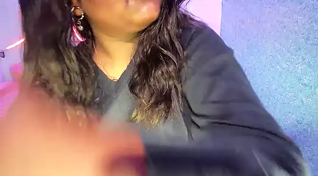 expression queen online show from 30, 1, 2025