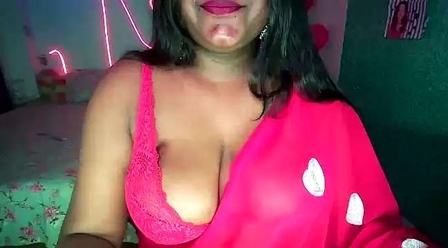 expression queen online show from 10, 3, 2025