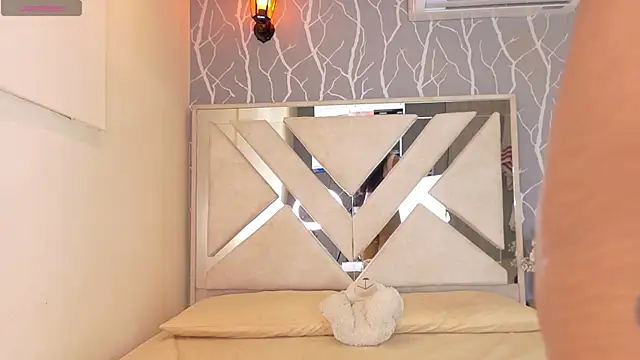 vanessa guzman2 online show from 18, 12, 2025