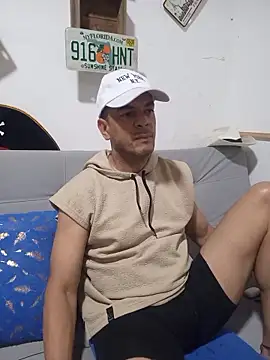 latinmartin73 online show from 8, 11, 2025