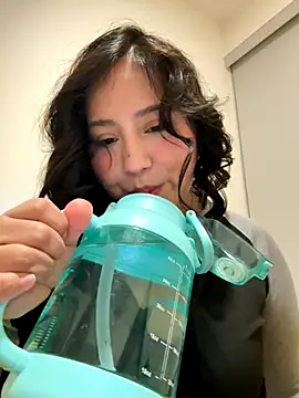 Snapshot of kittyfresita chatting on 12, 10, 2025 kittyfresita online show from 12, 10, 2025