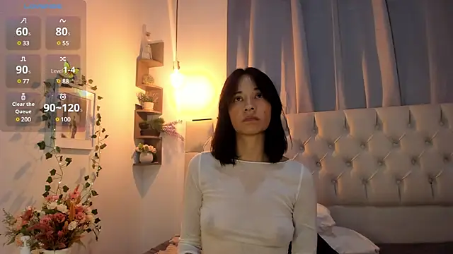 savagequeenbee7 online show from 6, 12, 2024