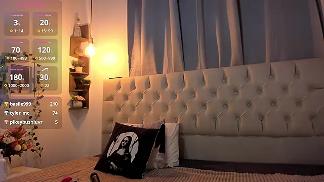 savagequeenbee7 online show from 12, 12, 2024