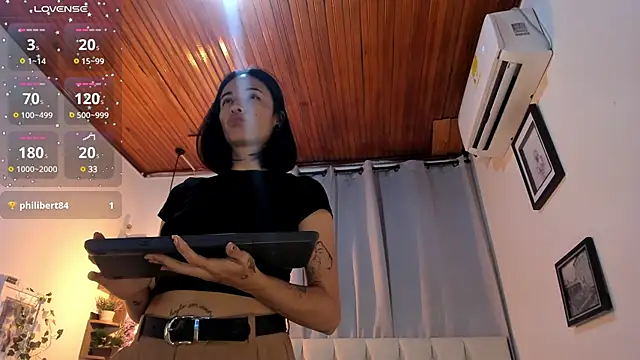 savagequeenbee7 online show from 17, 12, 2024