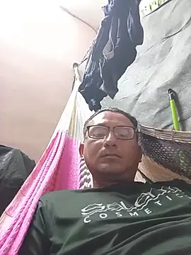 Snapshot of Andresguz35 chatting on 16, 10, 2025 Andresguz35 online show from 16, 10, 2025