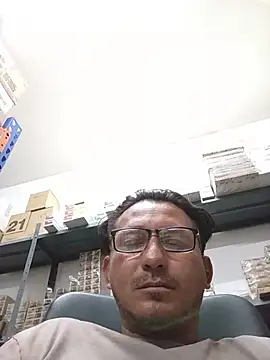 Snapshot of Andresguz35 chatting on 22, 10, 2025 Andresguz35 online show from 22, 10, 2025