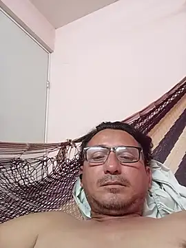 Snapshot of Andresguz35 chatting on 23, 10, 2025 Andresguz35 online show from 23, 10, 2025