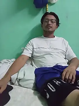 Andresguz35 online show from 6, 2, 2026