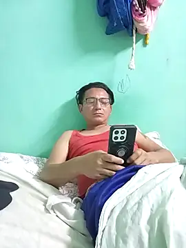 Snapshot of Andresguz35 chatting on 9, 3, 2026 Andresguz35 online show from 9, 3, 2026