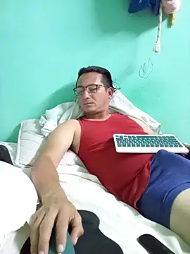 Snapshot of Andresguz35 chatting on 10, 3, 2026 Andresguz35 online show from 10, 3, 2026