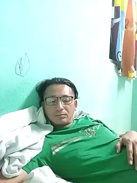 Snapshot of Andresguz35 chatting on 16, 3, 2026 Andresguz35 online show from 16, 3, 2026