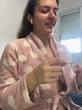 Snapshot of tatianaAlvarez1 chatting on 10, 3, 2025 tatianaAlvarez1 online show from 10, 3, 2025