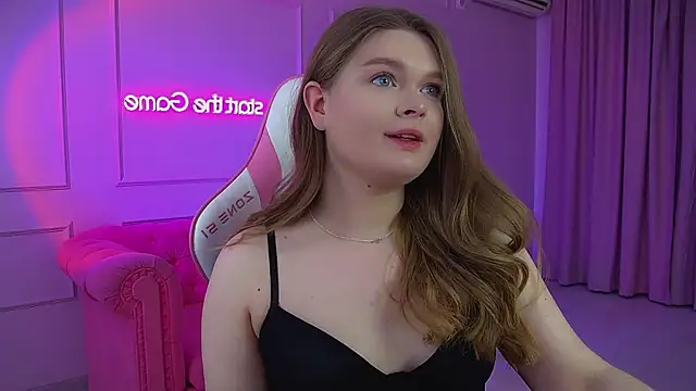 Snapshot of CrystalLyons chatting on 2, 6, 2026 CrystalLyons online show from 2, 6, 2026