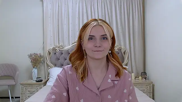 Snapshot of KellyStone chatting on 5, 2, 2025 KellyStone online show from 5, 2, 2025