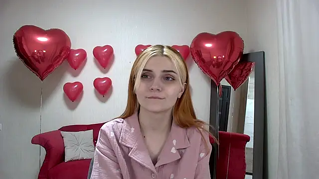 Snapshot of KellyStone chatting on 10, 2, 2025 KellyStone online show from 10, 2, 2025