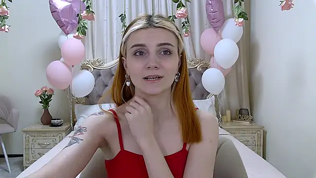 Snapshot of KellyStone chatting on 5, 3, 2025 KellyStone online show from 5, 3, 2025