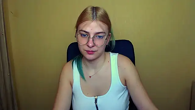 Luna Lush  online show from 9, 1, 2025