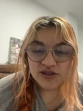 Snapshot of SophiaWeestt99 chatting on 14, 7, 2026 SophiaWeestt99 online show from 14, 7, 2026