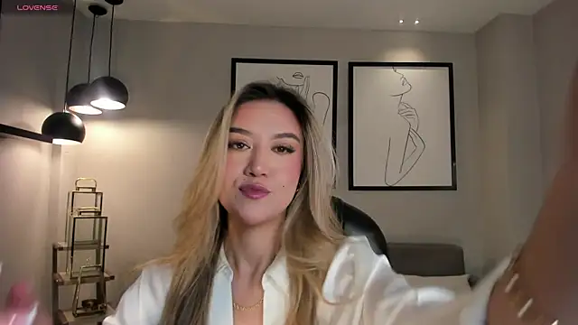 RebeccaHudson online show from 9, 4, 2026