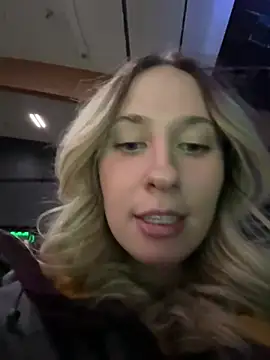 Snapshot of M1ssyk1ssy chatting on 22, 12, 2024 M1ssyk1ssy online show from 22, 12, 2024