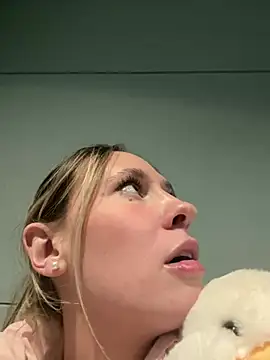 Snapshot of M1ssyk1ssy chatting on 8, 1, 2025 M1ssyk1ssy online show from 8, 1, 2025