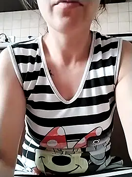 ladyrrr online show from 22, 7, 2026